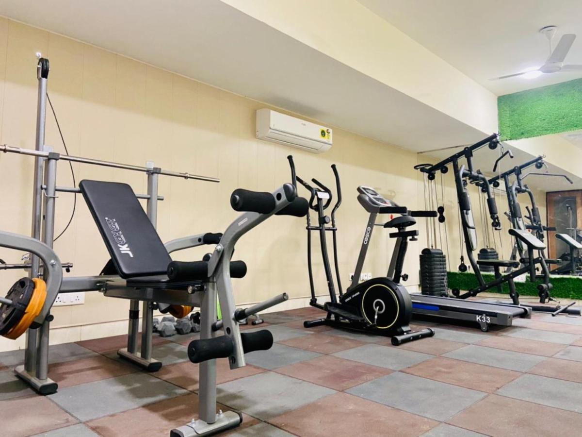 Olive Service Apartments - Golf Course Road غورغاون المظهر الخارجي الصورة