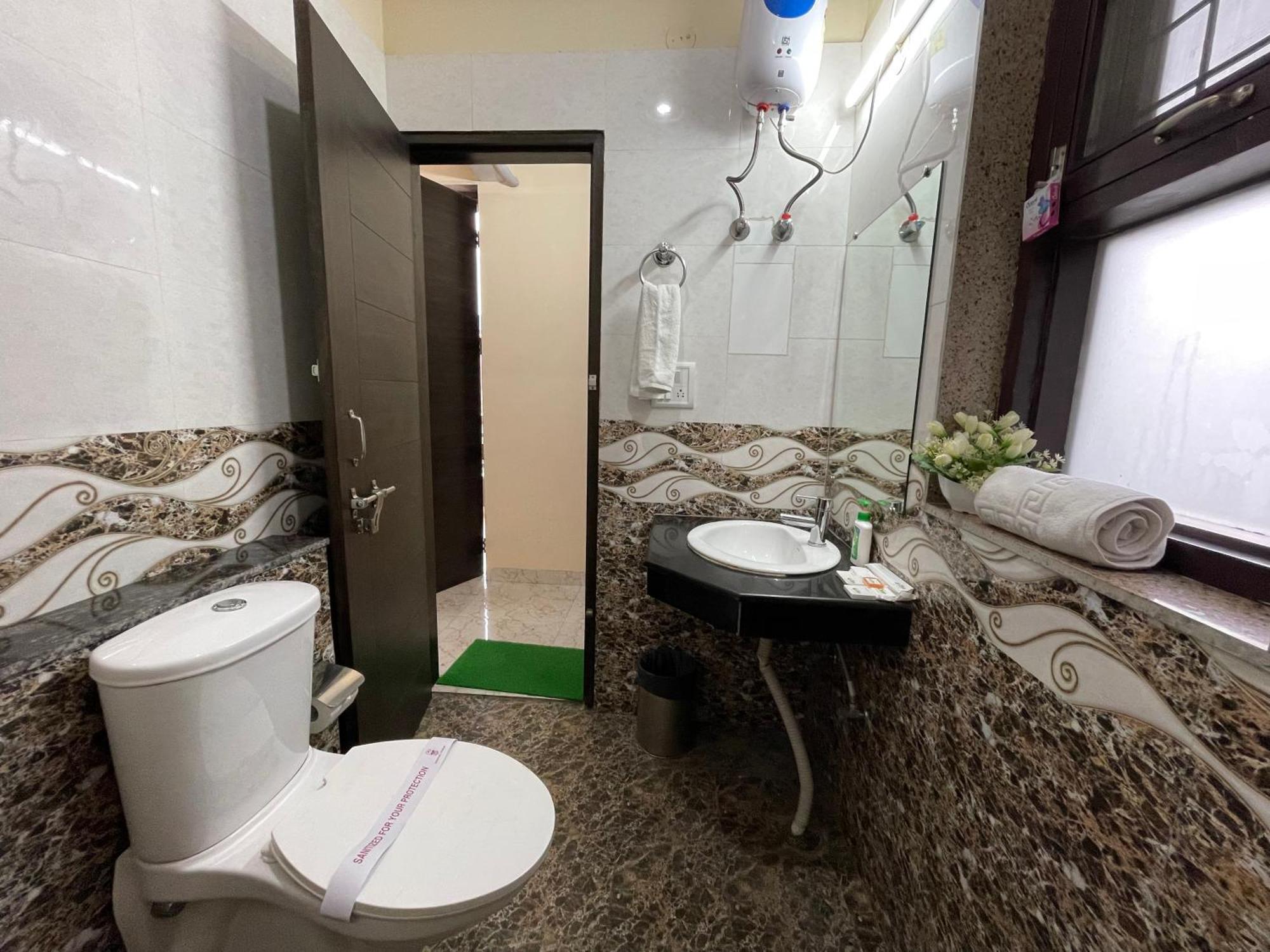 Olive Service Apartments - Golf Course Road غورغاون الغرفة الصورة